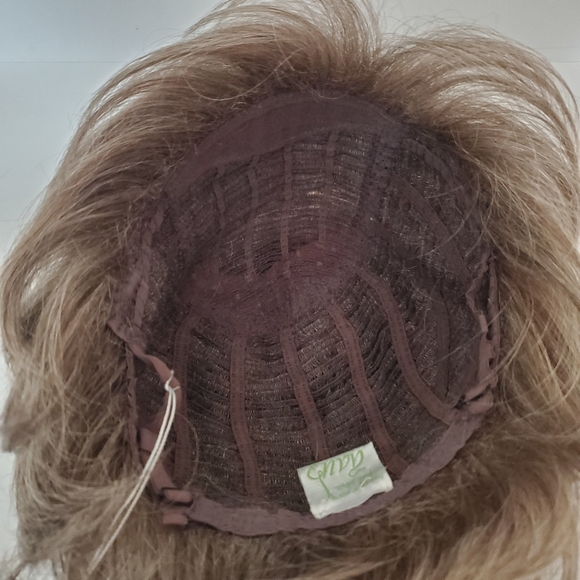 Envy Alyssa Wig. High-quality designer synthetic petite size cap. - Picture 7 of 9